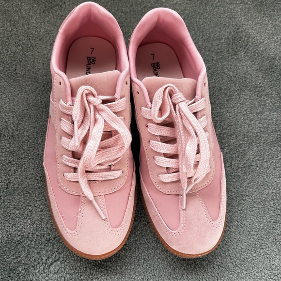 No Boundaries Light Pink Sneakers Size 7 Worn One Time - Picture 1 of 8